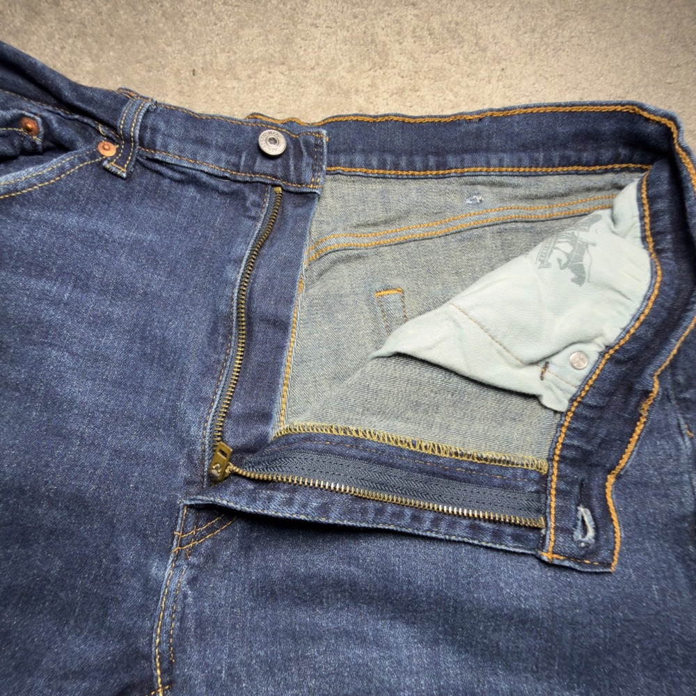 Levi's Jeans Mens 38x29‎ Dark Wash Blue Excellent Straight Leg Stretch Denim - Picture 3 of 12